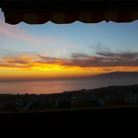 アパート Sunset View And Pool In Paradise