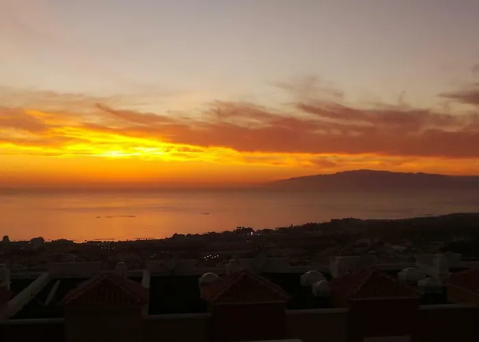 Sunset View And Pool In Paradise 阿德耶