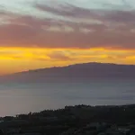 Sunset View And Pool In Paradise 아데제